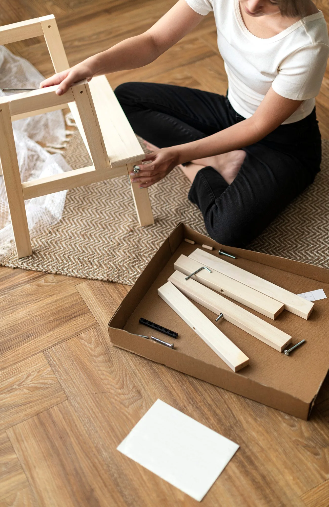 συναρμολόγηση επίπλων